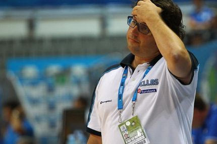 Πουκάμισο λερωμένο με βρωμιά κι αίμα