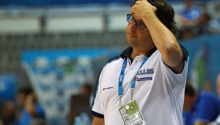 Πουκάμισο λερωμένο με βρωμιά κι αίμα