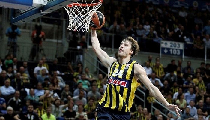 Η Φενέρμπαχτσε άλωσε τη Σμύρνη