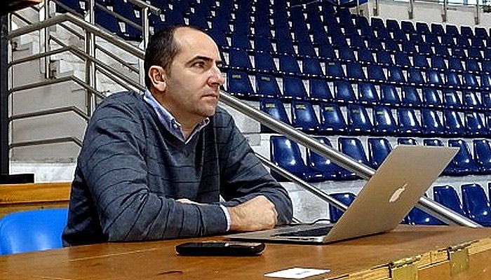 Και οι Χοκς για τον Βεζένκοφ