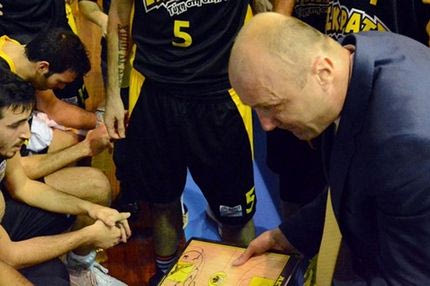 Ζντοβτς: “Όποιος δεν μπορεί να φύγει από την ΑΕΚ”