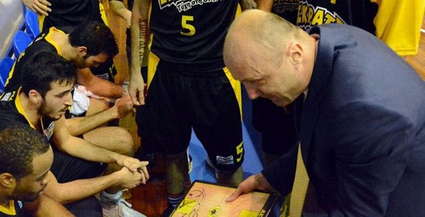 Ζντοβτς: “Όποιος δεν μπορεί να φύγει από την ΑΕΚ”