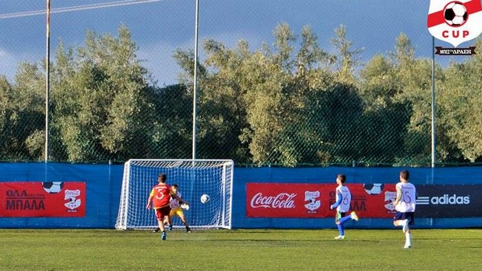 Όλα για την μπάλα και μέσα στη βροχή