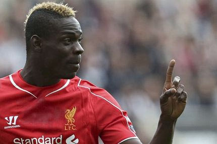 Μπαλοτέλι σε οπαδούς Γιουνάιτεντ: “Σηκωθείτε και… σκάστε”