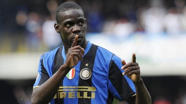 Οπαδοί Ίντερ: “Αηδία στο άκουσμα του Μπαλοτέλι”