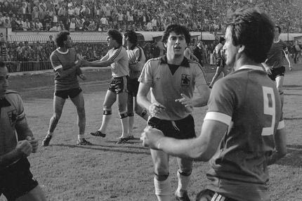 Μπάγεβιτς, Φοιρός και… ξύλο!