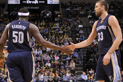 Προσπάθησε να βάλει καλάθι με το κεφάλι ο Γκασόλ (VIDEO)