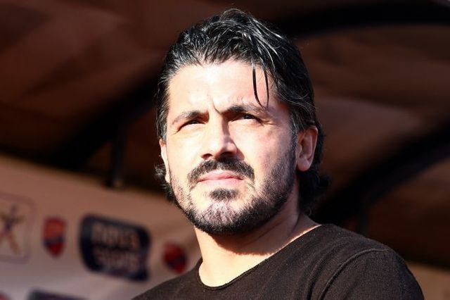 Επίσκεψη μπράβων σε Γκατούζο