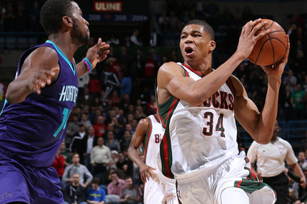 Δεν αρκούσε η προσπάθεια του Αντετοκούνμπο