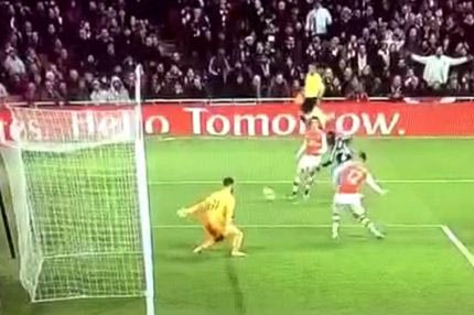 Γκολ με απαράμιλλο στυλ ο Ζιρού (VIDEO)