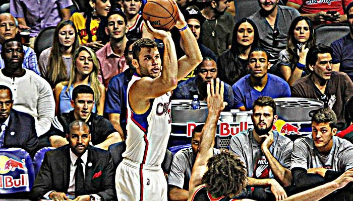 Μπλέικ Γκρίφιν από “άλλη διάσταση” στο Top10 του NBA (VIDEO)