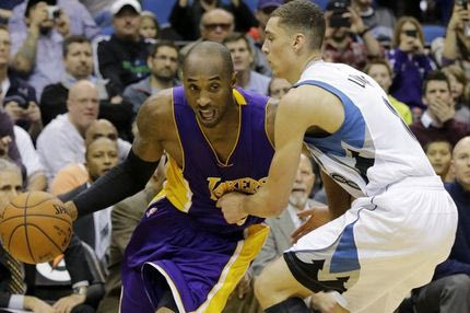 Νίκησαν οι Λέικερς στη βραδιά ρεκόρ του Κόμπε