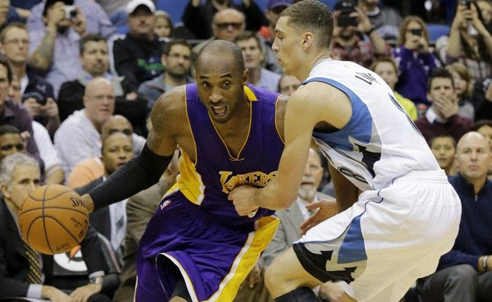 Νίκησαν οι Λέικερς στη βραδιά ρεκόρ του Κόμπε