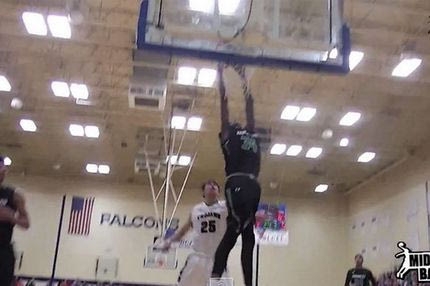 Καταπληκτικό κάρφωμα από τον 16χρονο Κώστα Αντετοκούνμπο (VIDEO)