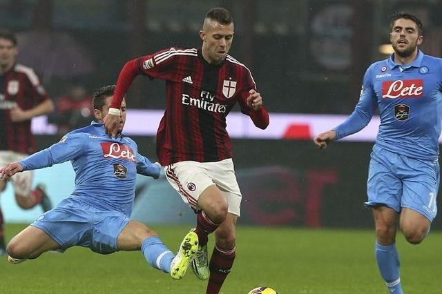 Η Μίλαν πούλησε τον Μενέζ στην Μπορντό