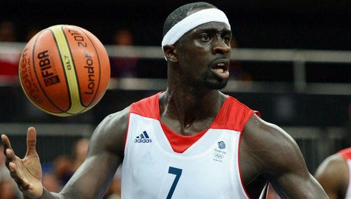 Πολύ κοντά σε Μενσά-Μπονσού η ΑΕΚ