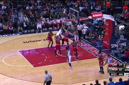 Ο Νενέ με posterize κάρφωμα στην κορυφή του Top10 (VIDEO)