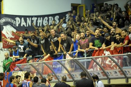 Εισβολή και επεισόδια φιλάθλων του Πανιωνίου