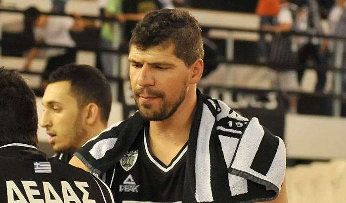 Το μίνι “φλερτ” με Παπαδόπουλο