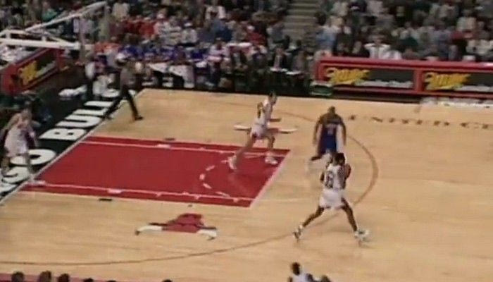 Από που το έβαλε ο Πίπεν; (VIDEO)