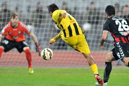 Κερδίζει και αδιαφορεί!