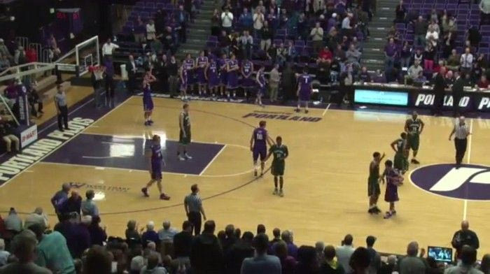 Πήγε να τον χαιρετήσει και του έκλεψε την μπάλα (VIDEO)