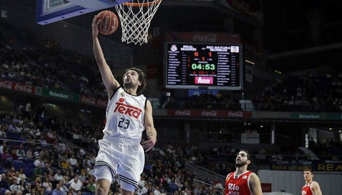 Έπιασε κορυφή η Ρεάλ, όργια από τον Μπόγρη