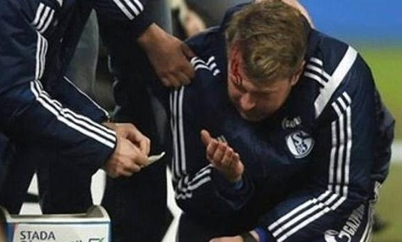 Σκηνή σοκ στο Σάλκε-Κολωνία (VIDEO)