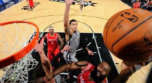 Νίκη οι Σπερς, χωρίς Παπανικολάου οι Ρόκετς