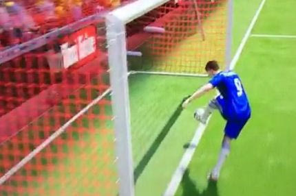 Τα χάνει ακόμα και στο FIFA ο Τόρες (VIDEO)