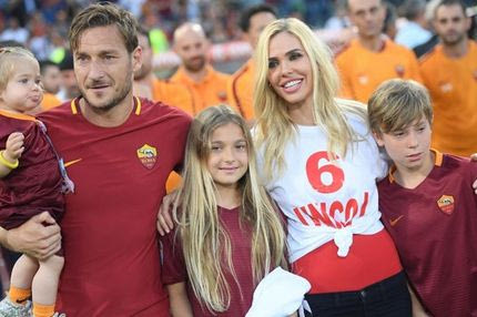 Ο Μανωλάς “λύγισε” στο φινάλε του Τότι