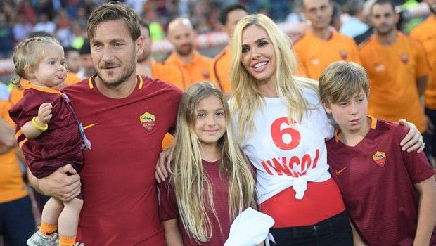 Ο Μανωλάς “λύγισε” στο φινάλε του Τότι