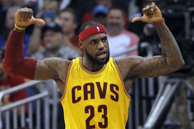 Τα “μαγικά” του εορτάζοντα Λεμπρόν (VIDEO)