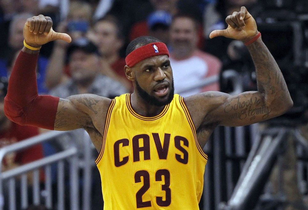 Τα “μαγικά” του εορτάζοντα Λεμπρόν (VIDEO)