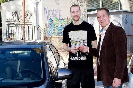 Ευχές με μια… συνεργασία