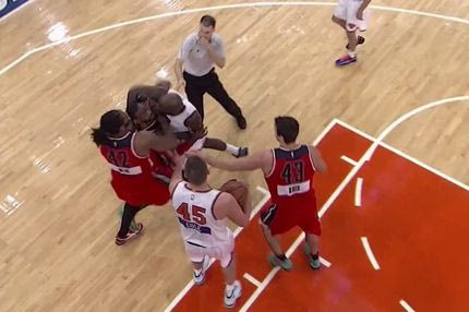 Χριστουγεννιάτικο ξύλο στη Νέα Υόρκη (VIDEO)