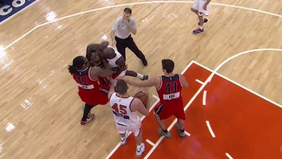 Χριστουγεννιάτικο ξύλο στη Νέα Υόρκη (VIDEO)