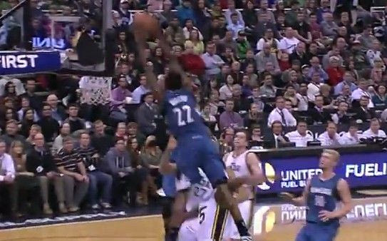 Ο Γουίγκινς “ίπταται” στην κορυφή του TOP-10 (VIDEO)