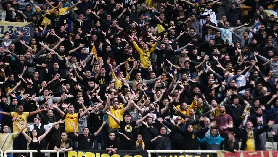 Διακοπή με την παραμικρή είσοδο φιλάθλων στο ΑΕΚ-Ολυμπιακός