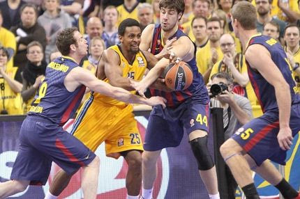 Η Άλμπα σόκαρε την Μπαρτσελόνα, πέρασε από το Βελιγράδι η Ρεάλ (VIDEOS)