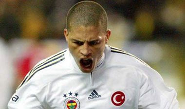 Γάμοι και πάρτι στο νέο “Ντέλε Αλπι”