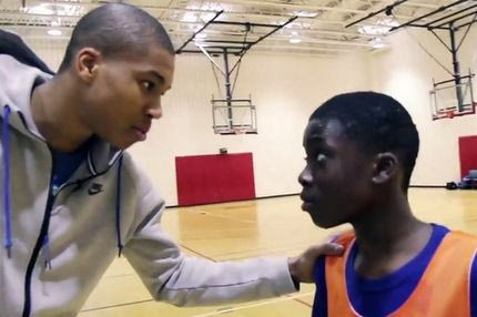 Ο Αντετοκούνμπο σε ρόλο προπονητή (VIDEO)