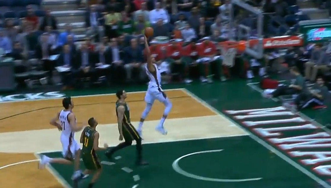 Κλέψιμο και κάρφωμα για Όσκαρ από τον Αντετοκούνμπο! (VIDEO)