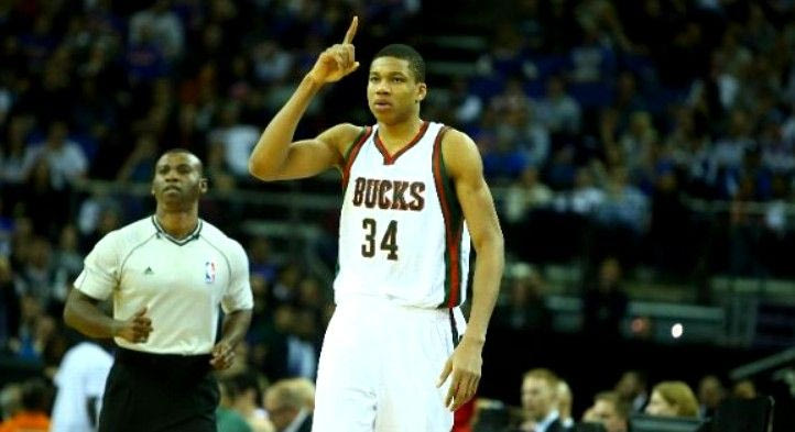 “Πέταξε” ο Αντετοκούνμπο, απογειώθηκαν οι Μπακς (VIDEOS)