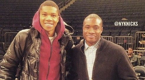 Γιάννης και Θανάσης Αντετοκούνμπο μαζί στο παρκέ (PHOTOS)