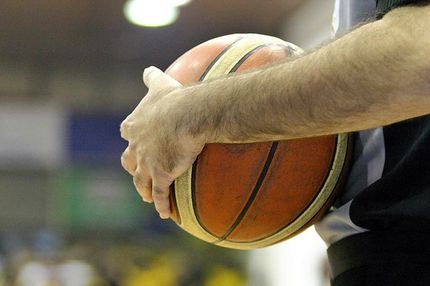 Ξύλο στο κλειστό του Βόλου