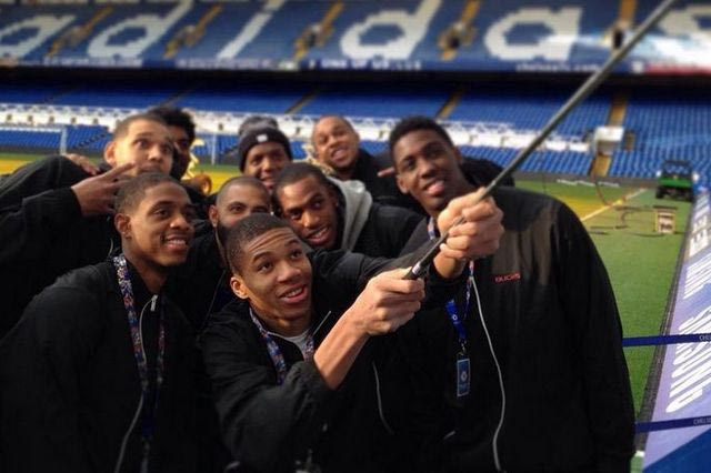 Στο “Στάμφορντ Μπριτζ” ο Αντετοκούνμπο (VIDEO)