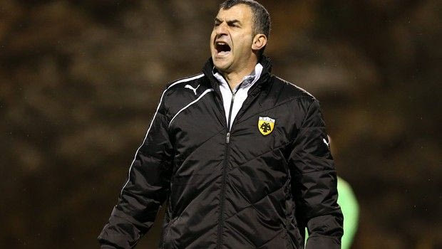 Δέλλας: “Ντροπή αυτά τα γήπεδα”