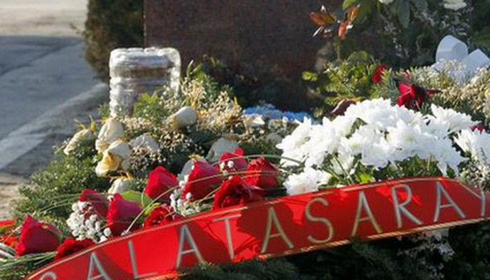 Στο μνήμα του Ίβκοβιτς ο πρόεδρος της Γαλατάσαραϊ (PHOTOS)