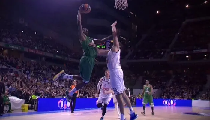 Ο Γκιστ κάρφωσε στα… μούτρα του Μπουρούση (VIDEO)